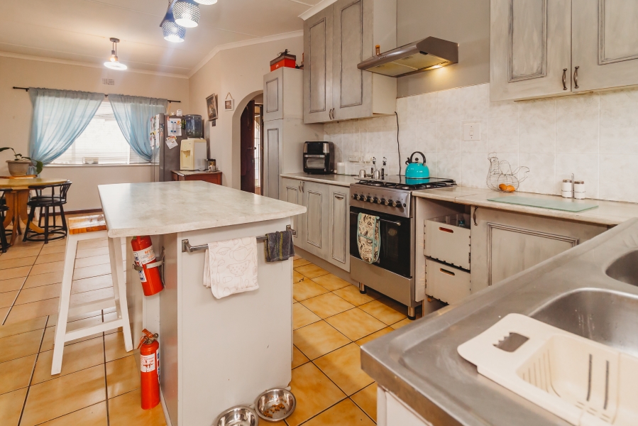 3 Bedroom Property for Sale in Denneoord Western Cape